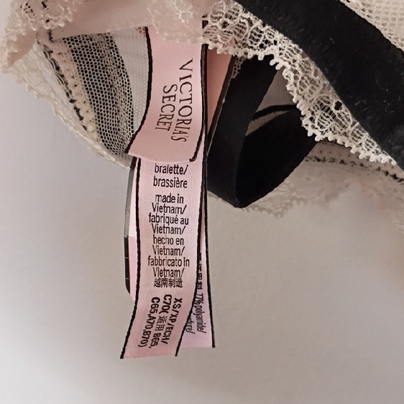 Victoria's Secret Black and Cream Lace Bralette - Picture 2 of 4
